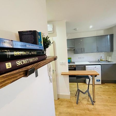 Lovely 2 Bedroom Serviced Apartment In Лондон Екстериор снимка