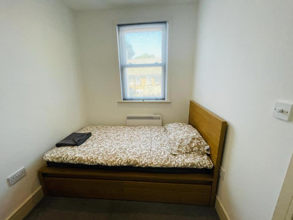 Lovely 2 Bedroom Serviced Apartment In Лондон Екстериор снимка