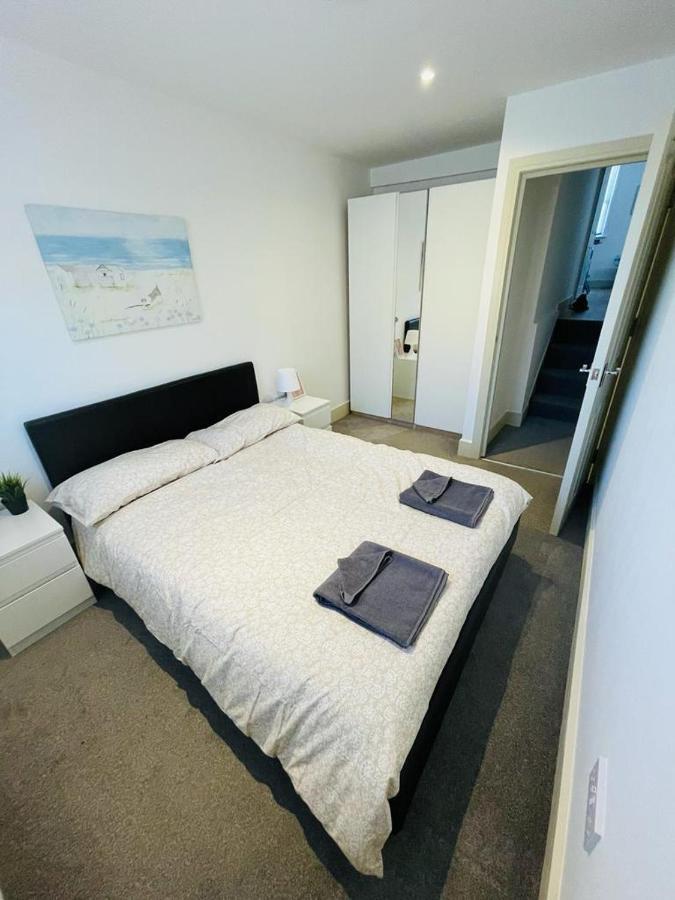 Lovely 2 Bedroom Serviced Apartment In Лондон Екстериор снимка