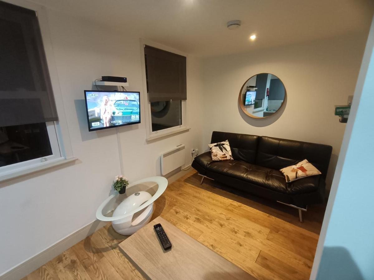 Lovely 2 Bedroom Serviced Apartment In Лондон Екстериор снимка