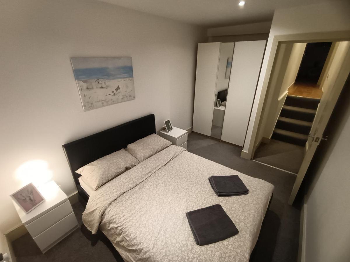 Lovely 2 Bedroom Serviced Apartment In Лондон Екстериор снимка