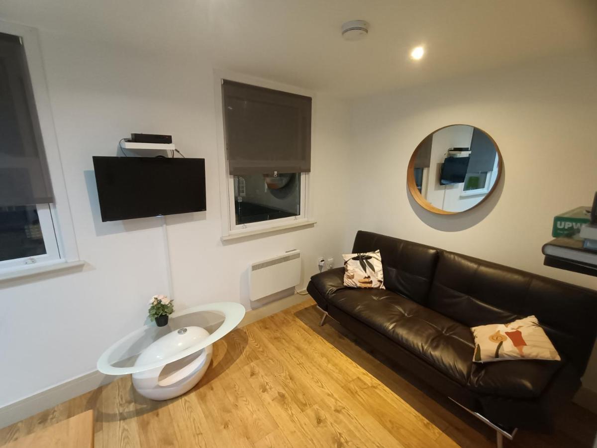 Lovely 2 Bedroom Serviced Apartment In Лондон Екстериор снимка