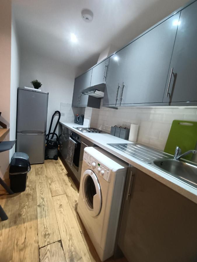 Lovely 2 Bedroom Serviced Apartment In Лондон Екстериор снимка