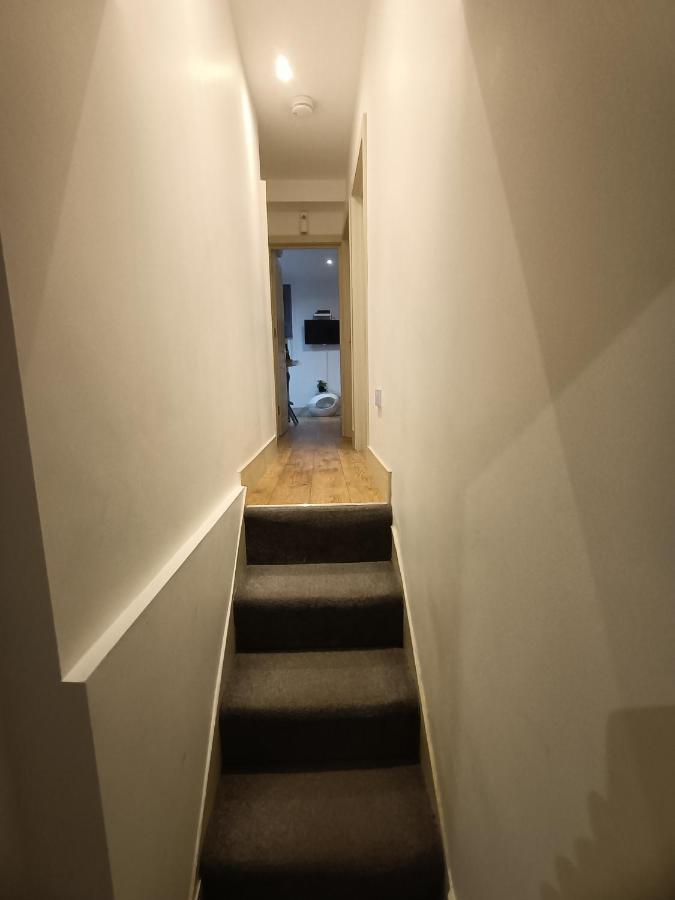 Lovely 2 Bedroom Serviced Apartment In Лондон Екстериор снимка